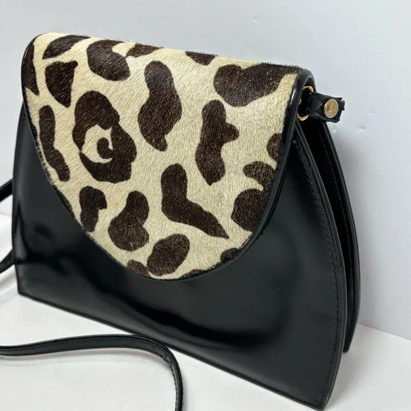 Vtg Cow Print Faux Leather Crossbody Handbag Black Long Strap Boho Western Hip - Picture 2 of 9